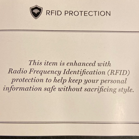 Vera Bradley, NWT wallet/wristlet black white - Picture 8 of 8